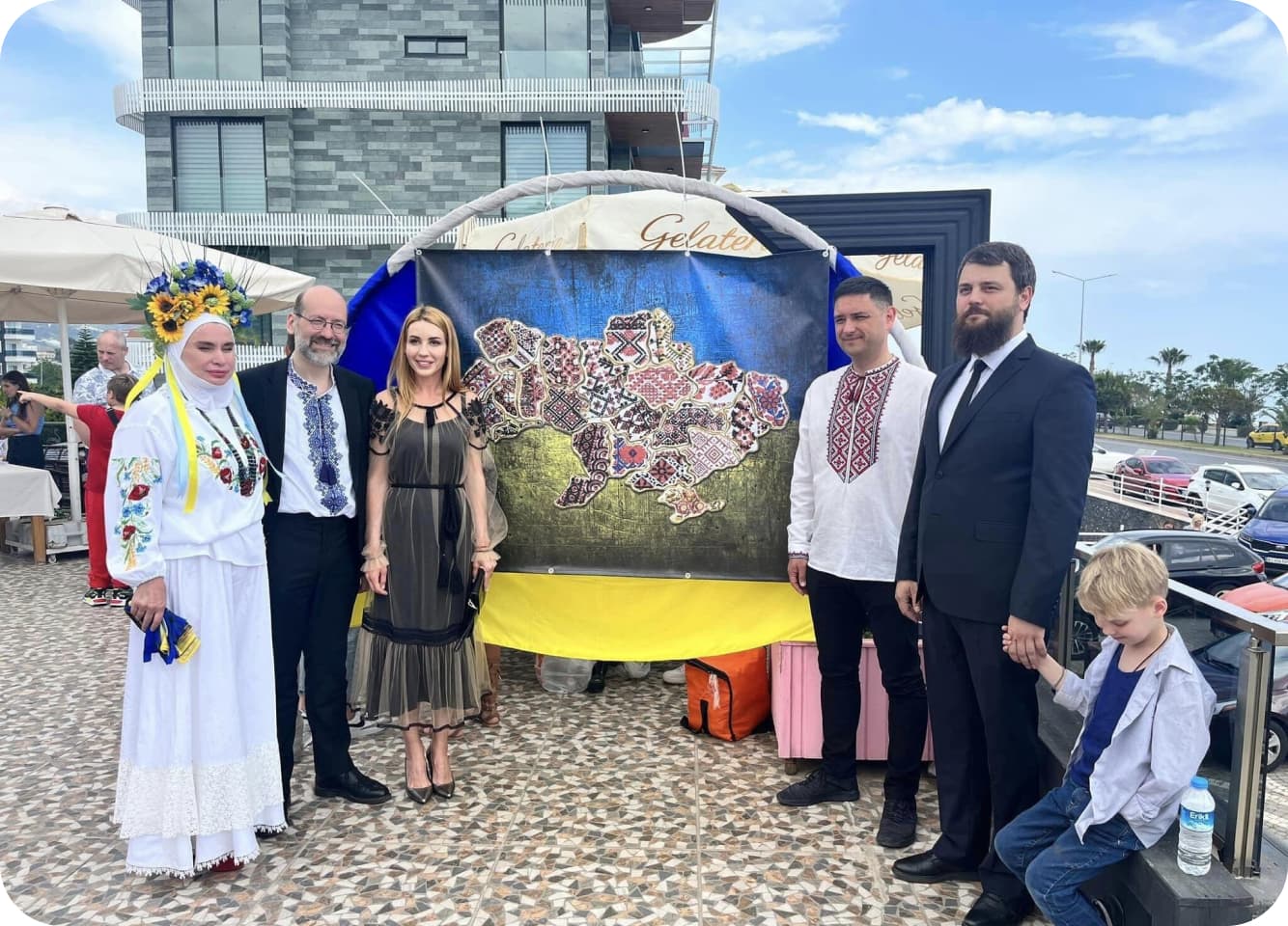 Global Ukraine people